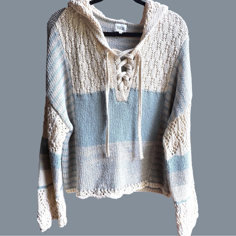 BKE Knit Hoodie Sweater SMALL Lace Up V Front- Flowy Sleeves boho Blue & Cream